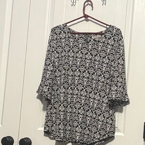 Roz & Ali Monochrome Floral Blouse